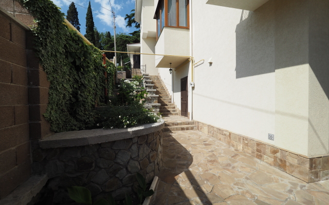 Peyzazh Guest House
