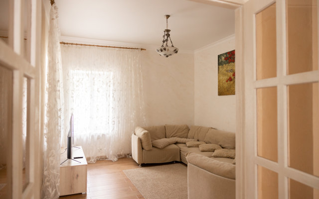 Dom Na Zarechnoj Cottage