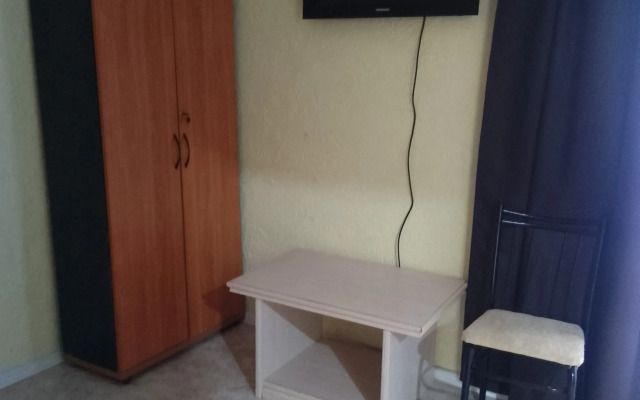Yuzhny M Guest House