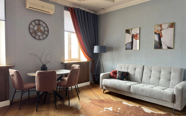 Na Baumana (Arbat) Flat