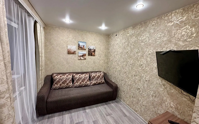 Dvukhkomnatnie Apartamenti Uzhurskaya Den & Noch  2 Apartments