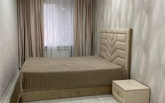 Na Ulitse Botvina 8 Flat