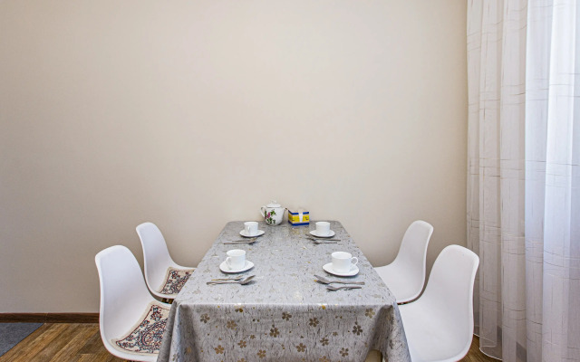 Dvukhspalny Gorodskoy Oazis v Tsentre Goroda Flat