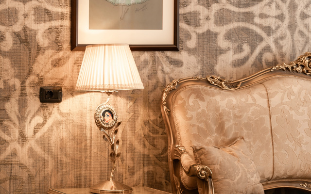 West Inn Palace Hotel