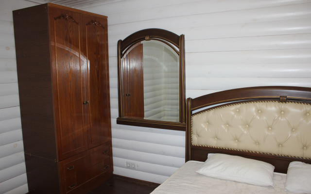 Частный Дом на Берегу Моря с Бассейном