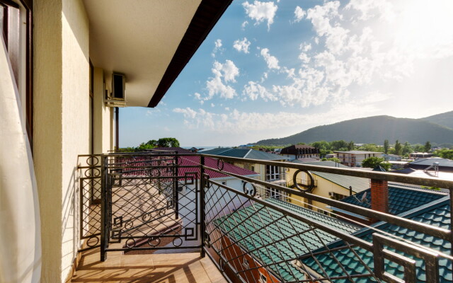 Versailles Mini-Hotel