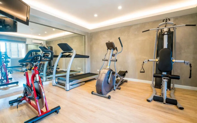 Отель Koon Hotel Sukhumvit