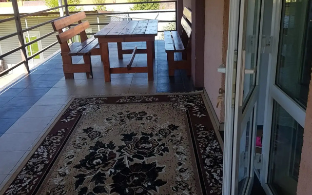 Na Zayachyey Polyane Guest house
