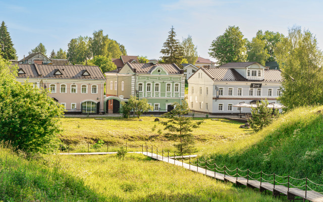 Russian Seasons Selo Vyatskoe Hotels 4*