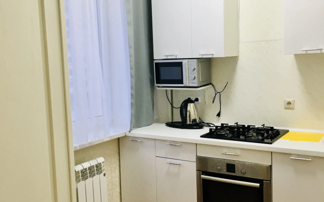 Uyutnaya Yevrodvushka U Metro Profsoyuznaya Flat