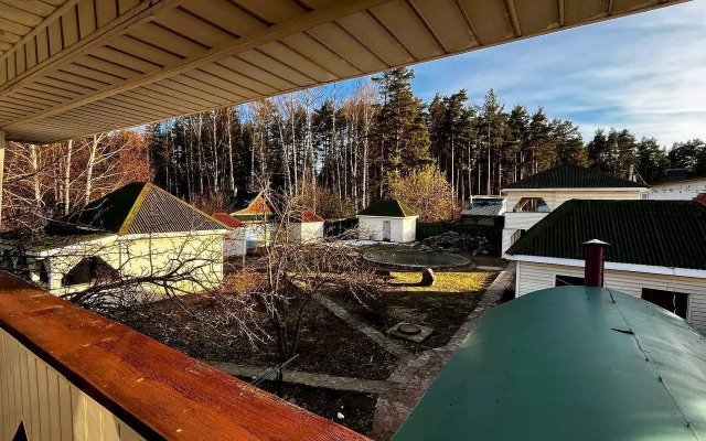 Частный дом двухэтажный на 1-й Лесной улице 1А