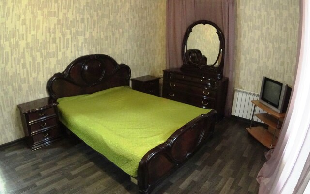Chelyuskintsev 5 Apartments