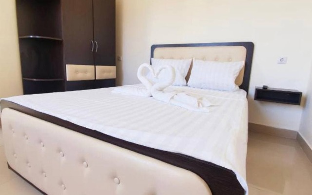 LooBeach Guest House