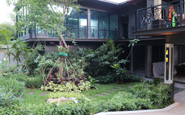 The Scene Cliff View Villas Hotel