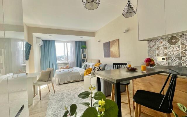 Апартаменты Студия День Ночь с Видом На Горы