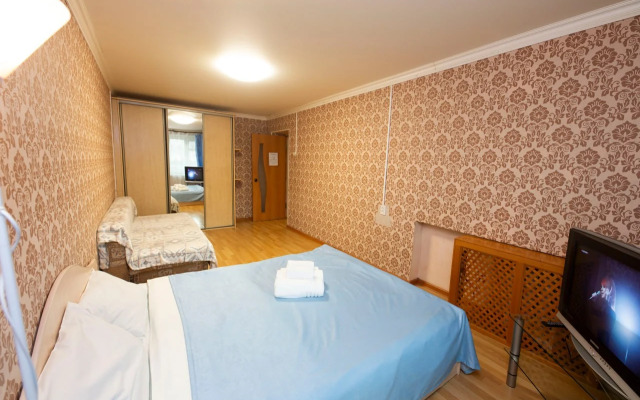 Квартира 2 комнатная квартира улица Республики 92