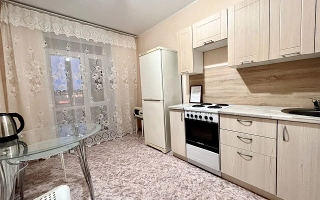 Na Ulitse Entuziastov 13 Flat