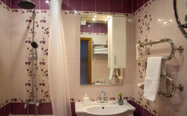 Uyutnye Dvuhkomnatnye s Krasivymi Zakatami Apartments