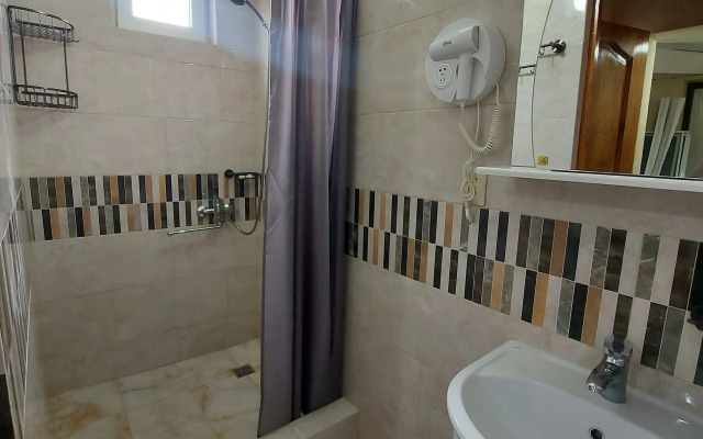 Bolshoy Uyutny Dom pod Klyuch Guest House