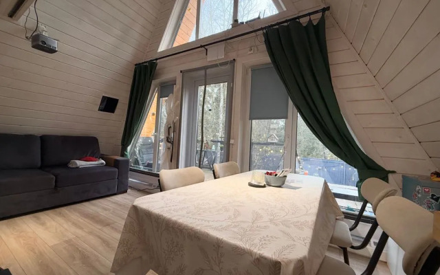 Частный дом с баней в лесу на берегу Истринского водохранилища