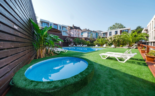 Green Palace 4 S Podogrevaemym Basseynom Krugly God Apartment