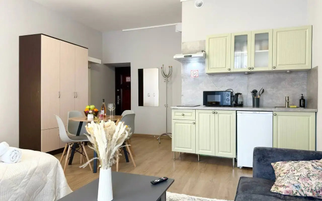 Studiya Komfortnaya Gosti Doma Na Mokhovoy Flat