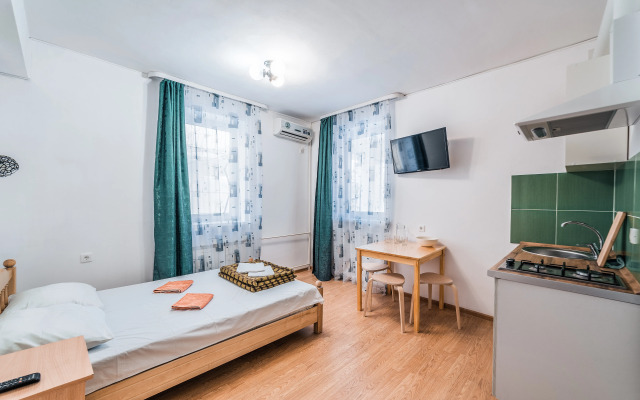 Yuzhny Guest House