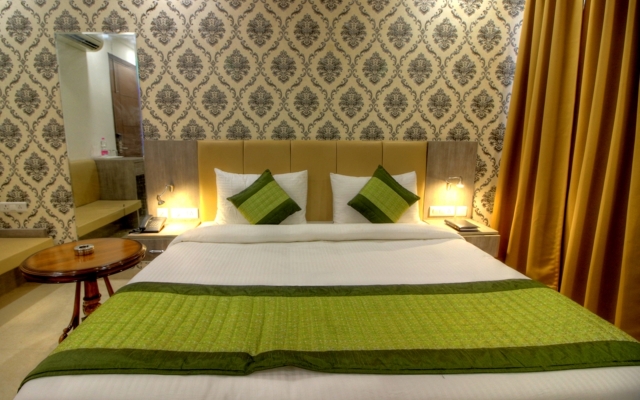 Отель Almati Inn at Delhi Airport