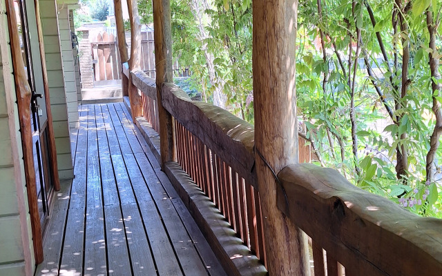 Mama Dzhan Guest house