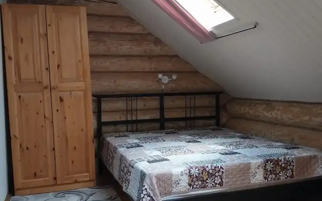 Частный дом Уница 300кв.м на первой линии озера Селигере