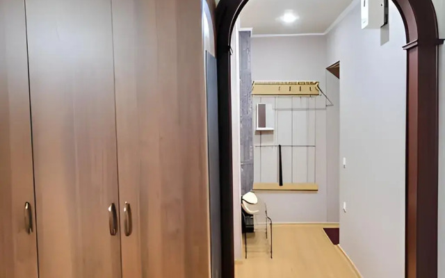 Udobnoye Raspolozhenie Ryadom Transport Parkovka U Vkhoda Flat