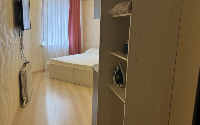 Red Na Komarova 45 Apartments