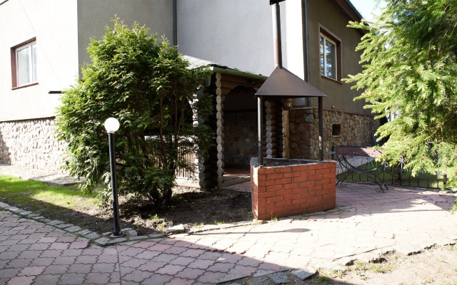 V Yolkakh Private House