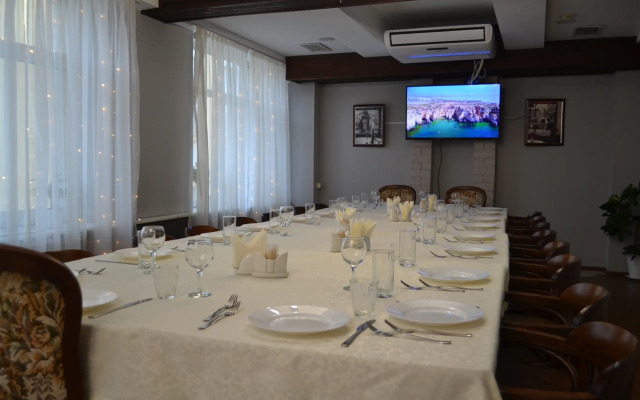 Emerald Hotel