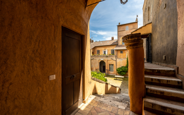 Castello Del Duca Hotel