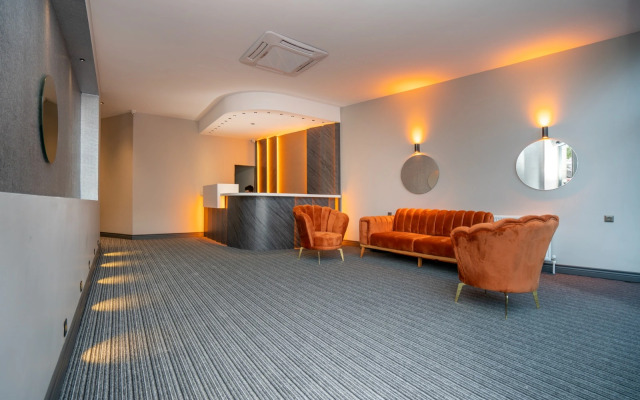 And Center Suite