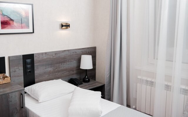 Deluxe Hotel