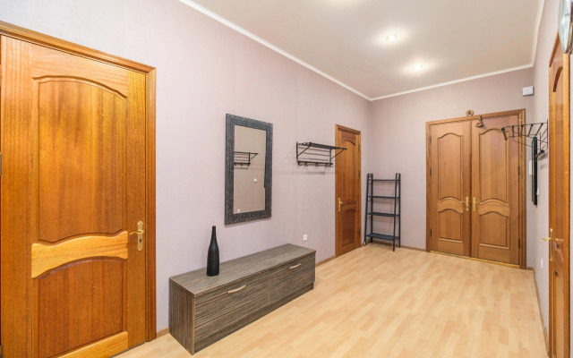 Апартаменты 3 спальни на 8-й Советской