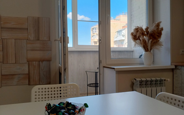 V Tsentre V Novom Dome Flat