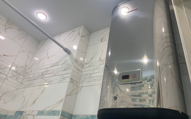 Квартира трехкомнатная с современным ремонтом в центре Тюмени