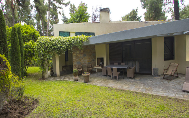 Araucaria Shared Pool Sani Villa