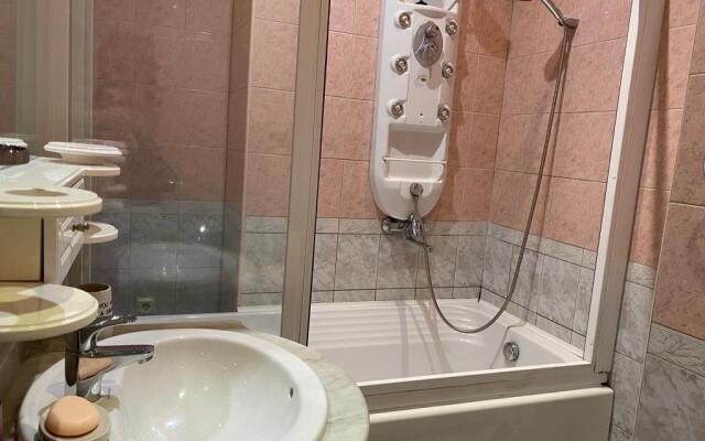 Апартаменты Двухкомнатная квартира на Жуковского 34