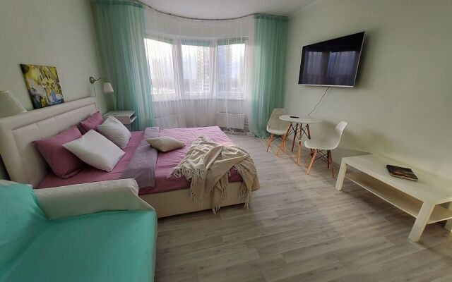 Tryokhkomnatnaya Na Ulitse Natashi Kachuevskoy 4 Flat