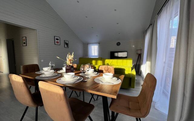 Point 400 Kedrovyj Guest House