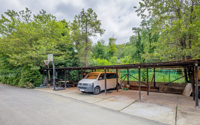 Yuzhny Park Guest House