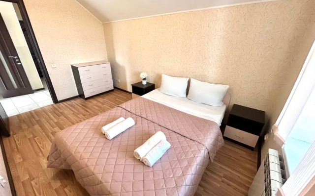 Апартаменты 2-к квартира Каракозова 10