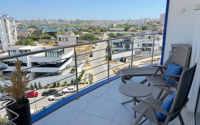 Akvadeluks u morya s basseinom №709 Apartments