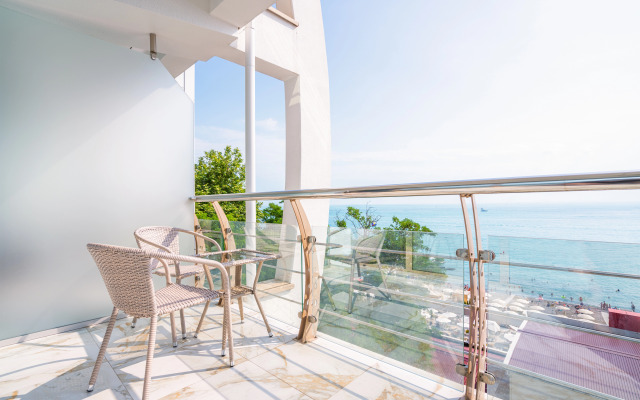 Sereniti Premium Apartment Hotel