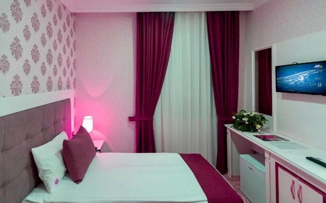 Maris Baku Hotel