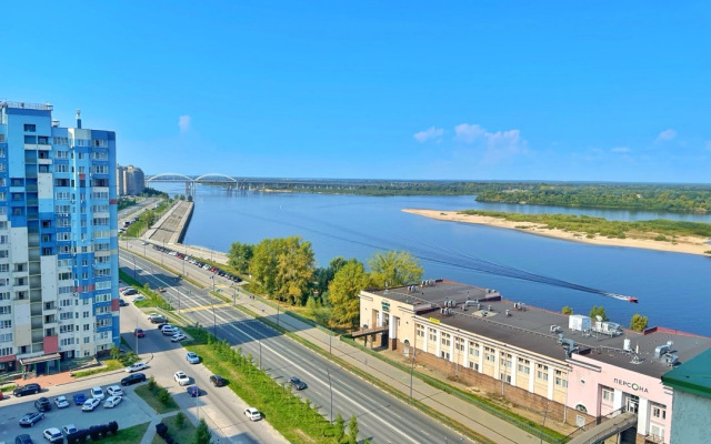 S panoramnym vidom na Volgu Flat